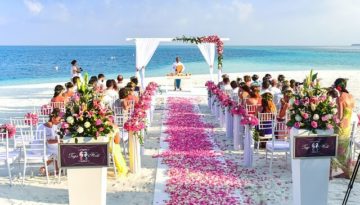 aisle-1854077_640